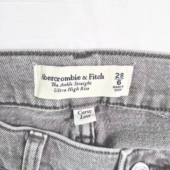 Abercrombie & Fitch Curve Love Jeans Size 28 Ultra High Rise 90's Straight Leg - Picture 4 of 8